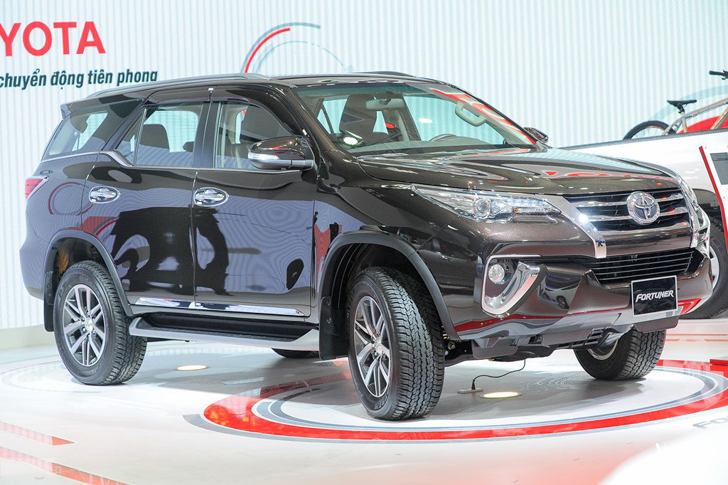 Toyota-Fortuner-2017