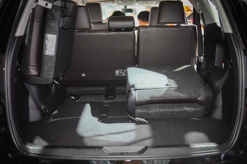 hang-ghe-thu-3-Toyota-Fortuner-2017